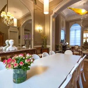 Bed & Breakfast Louise Sur Cour, Brussels